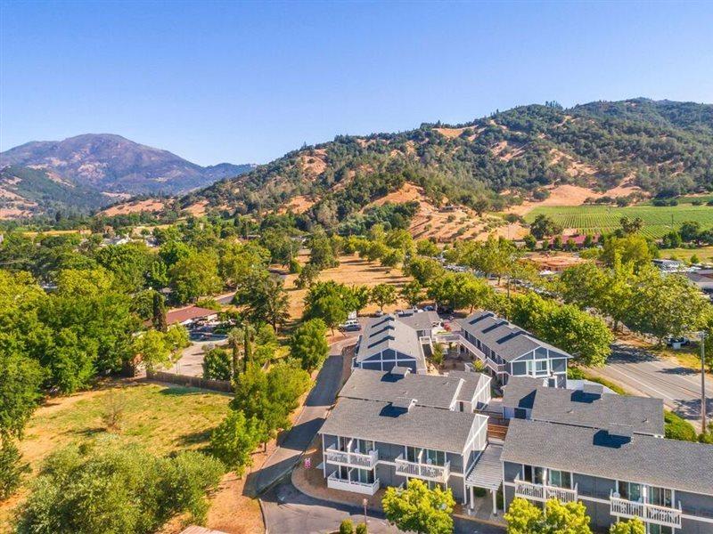 Upvalley Inn & Hot Springs Napa Valley, Ascend Hotel Collection Calistoga Exterior photo