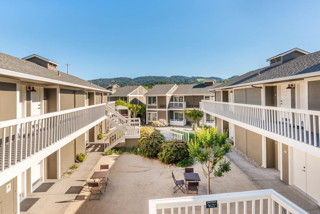 Upvalley Inn & Hot Springs Napa Valley, Ascend Hotel Collection Calistoga Exterior photo