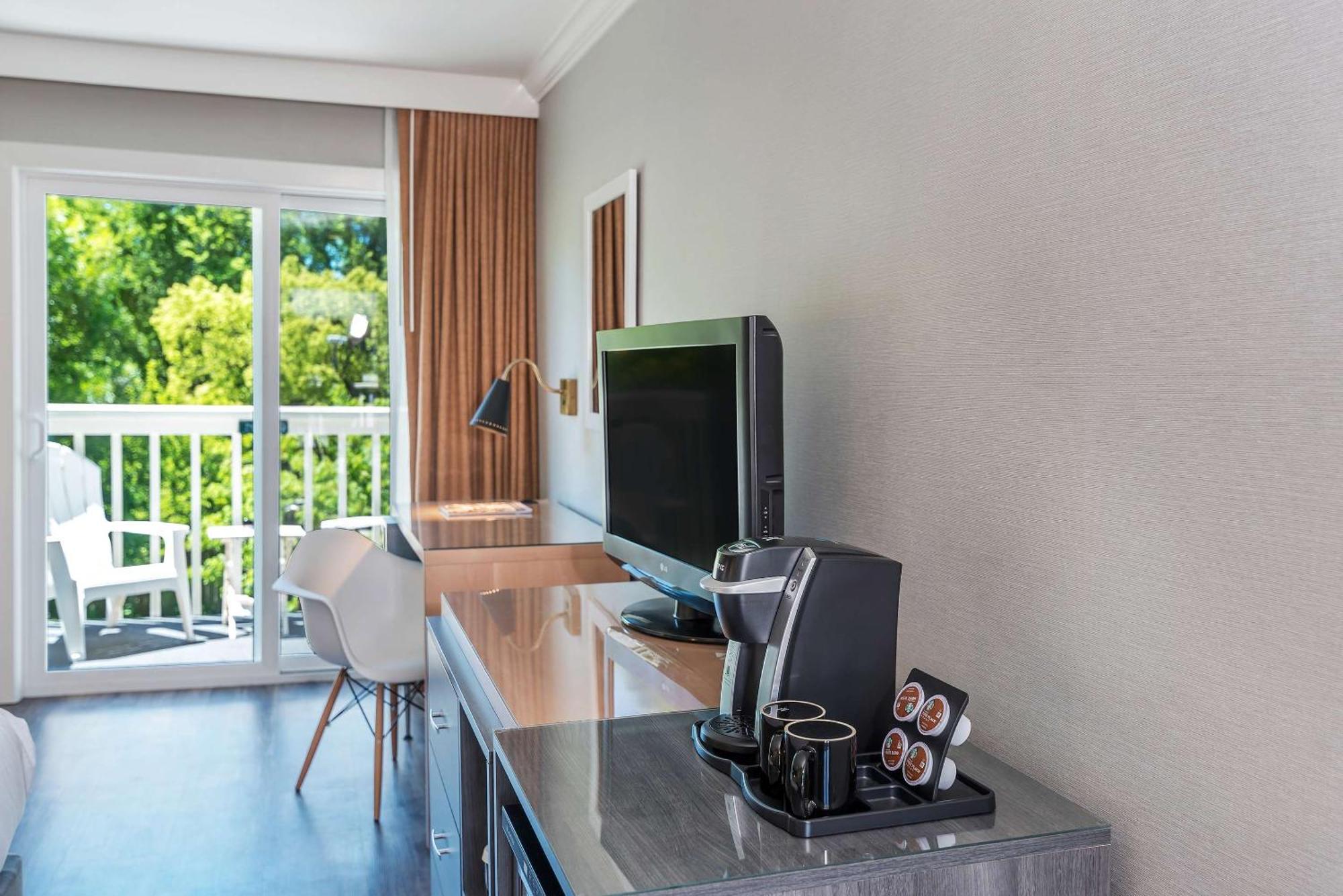 Upvalley Inn & Hot Springs Napa Valley, Ascend Hotel Collection Calistoga Exterior photo