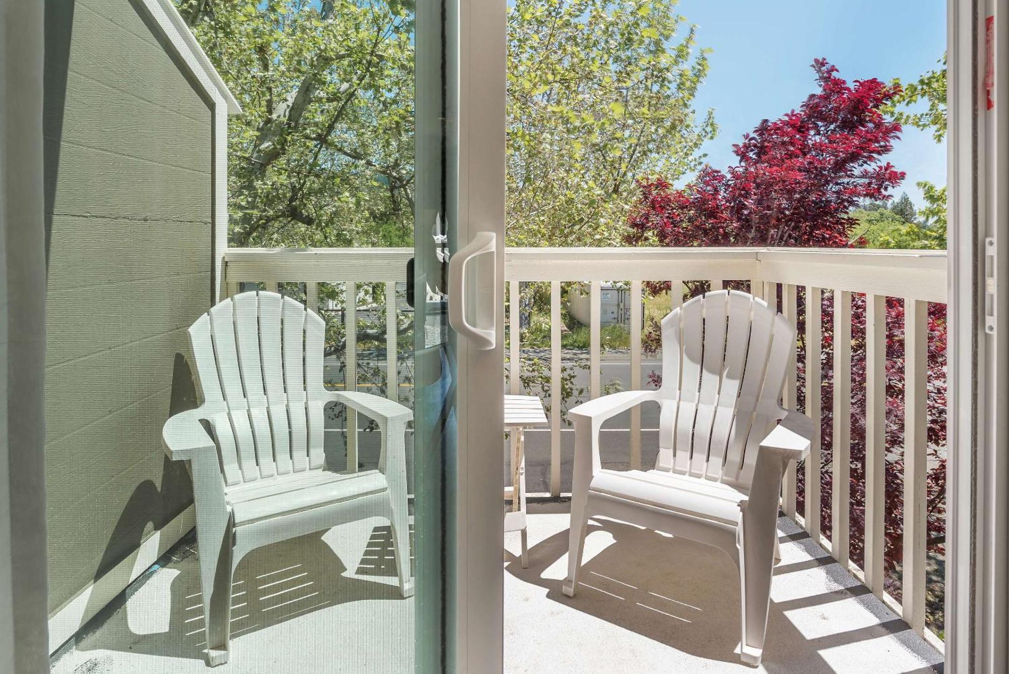 Upvalley Inn & Hot Springs Napa Valley, Ascend Hotel Collection Calistoga Exterior photo