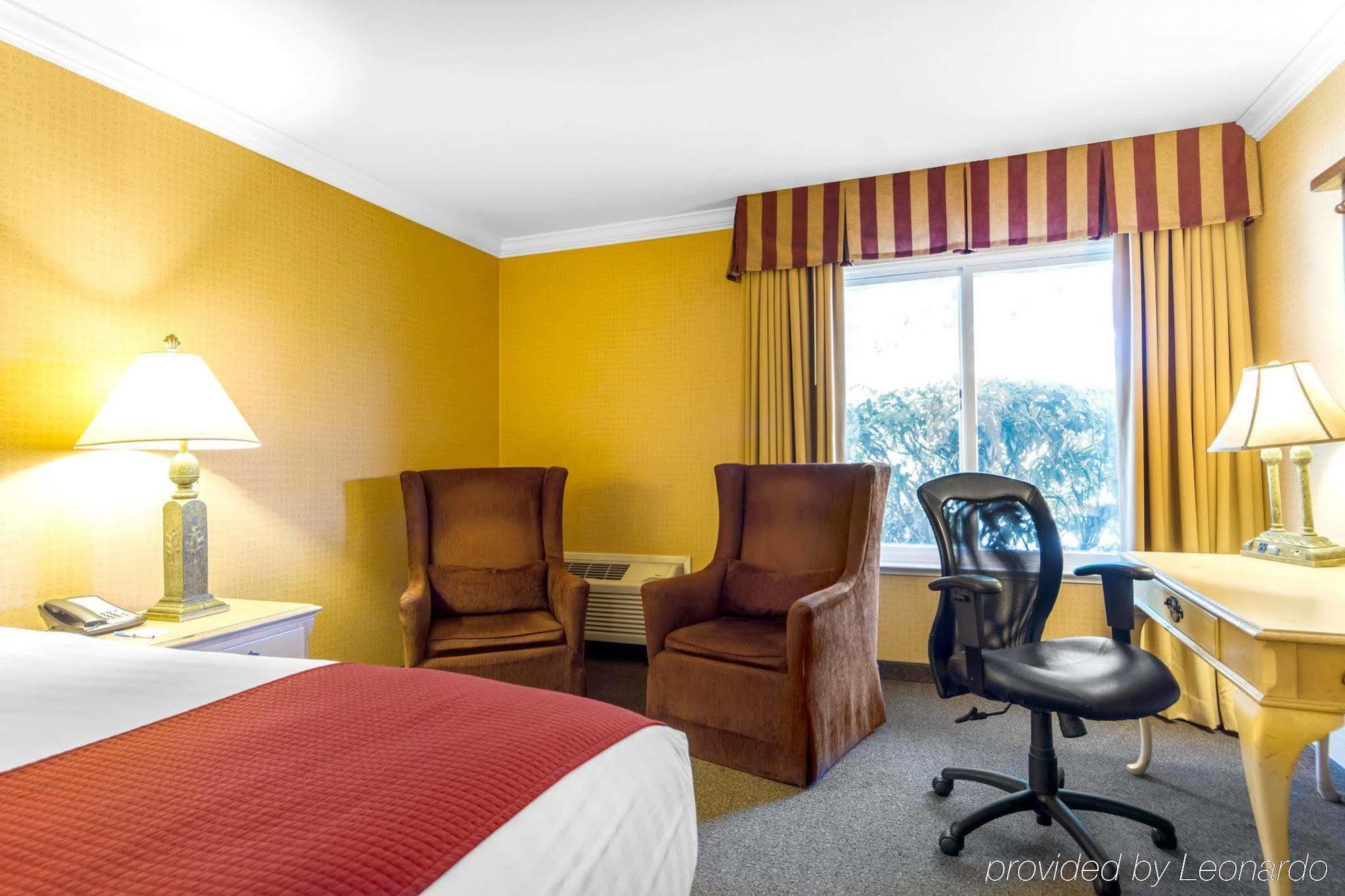 Upvalley Inn & Hot Springs Napa Valley, Ascend Hotel Collection Calistoga Exterior photo