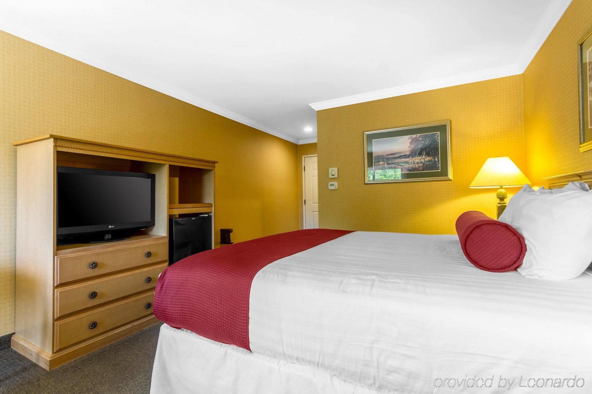 Upvalley Inn & Hot Springs Napa Valley, Ascend Hotel Collection Calistoga Exterior photo