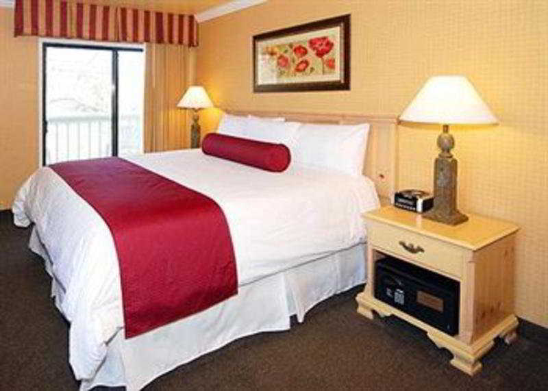 Upvalley Inn & Hot Springs Napa Valley, Ascend Hotel Collection Calistoga Exterior photo
